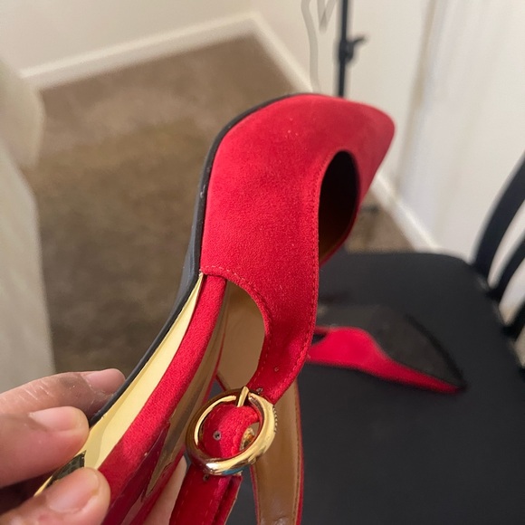 Chic Red Suede Heels with Ankle Strap - Picture 5 of 8